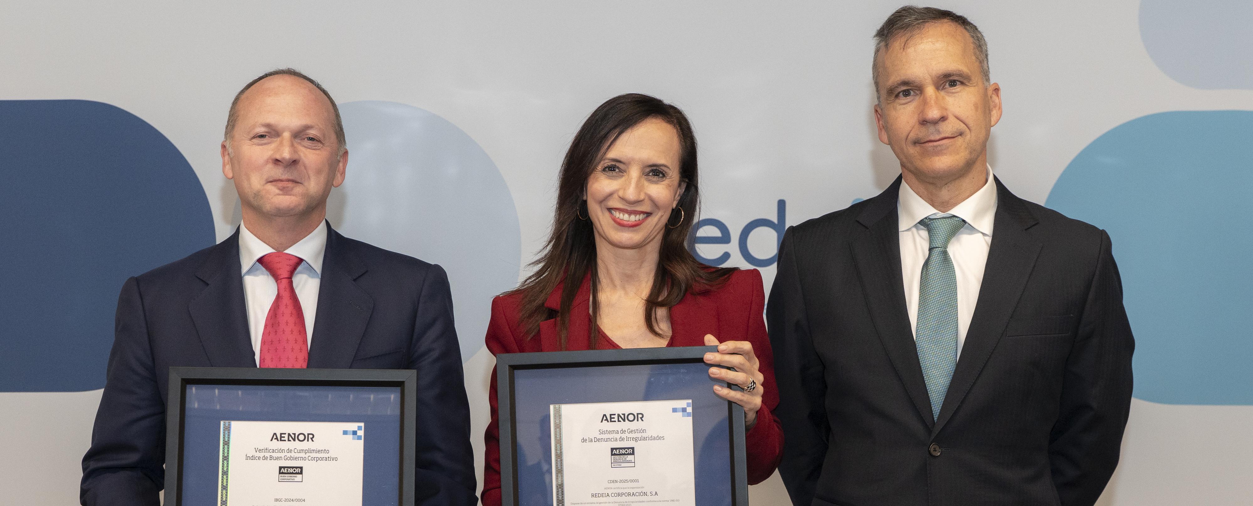 CEO y presidenta de Redeia, junto al CEO de AENOR.