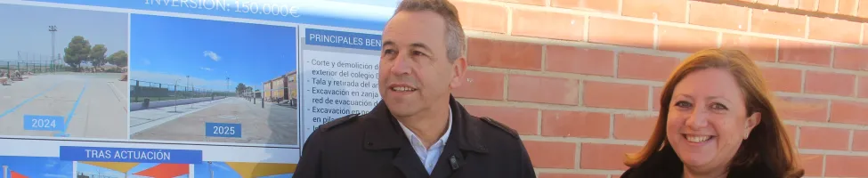 El alcalde de Abanilla,el alcalde, José Antonio Blasco, y la delegada de Redeia en la Región Este, Maite Vela, visitan las obras realizadas.