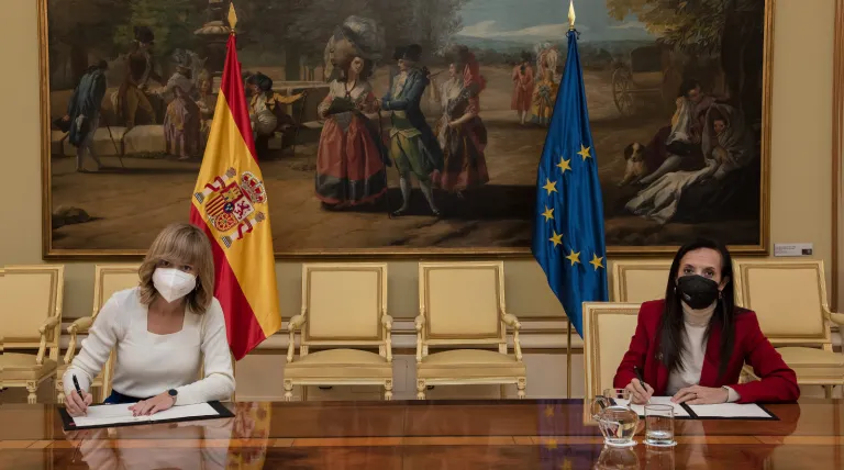 Firma Alianza STEAM Corredor y ministra Alegría
