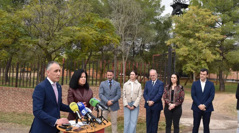 Red Eléctrica ilumina el entorno del Museo de la Minería de Puertollano (Ciudad Real)