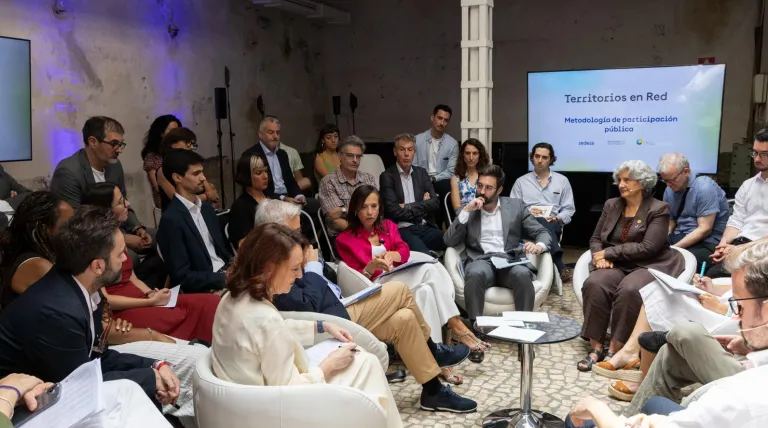 Redeia, Fundación Renovables and the Renewables Grid Initiative partner to design methodology for grid development based on active local engagement 