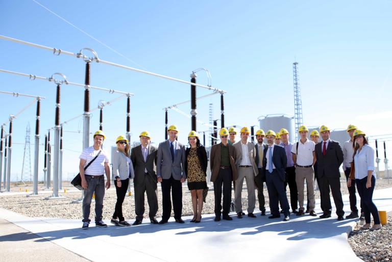 Un momento de la visita a la subestación de Magallón, elegida por el proyecto Twenties para la instalación de nuevas tecnologías que mejoren la integración de energía eólica