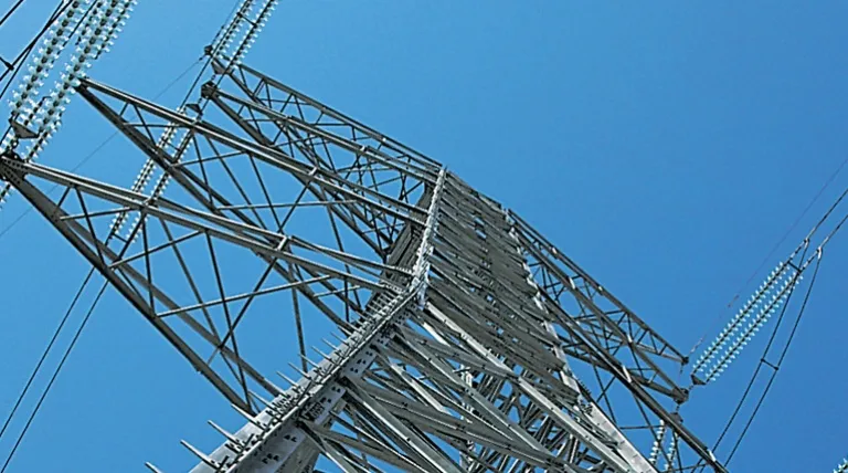 Double-circuit electricity tower of the transmission grid