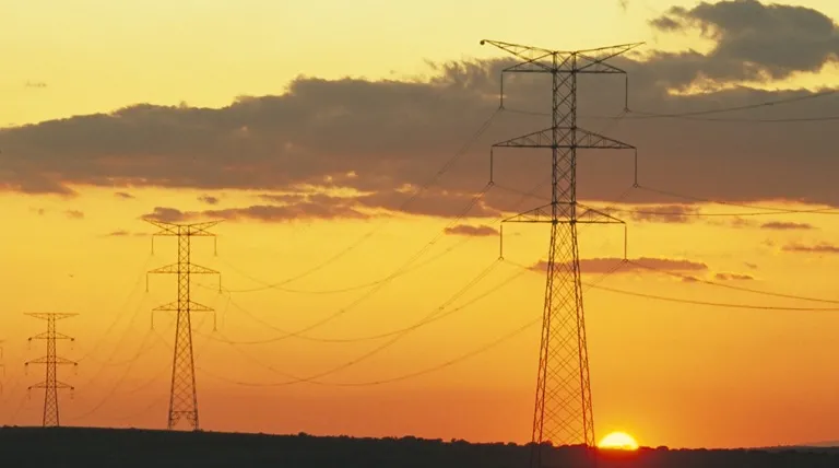 Double-circuit tubular electricity tower of the transmission grid
