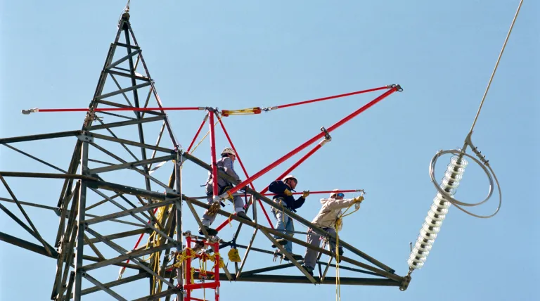 Substitution of a suspension insulator string