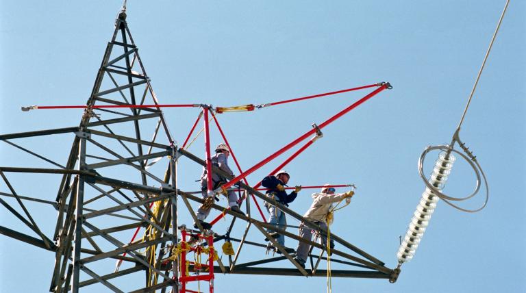 Sustitución de cadena de aisladores de amarre