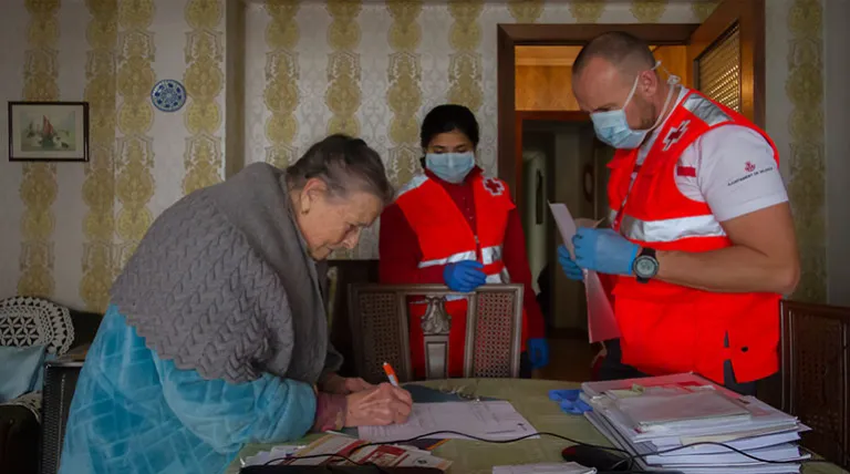 Responding to the health crisis with the Red Cross