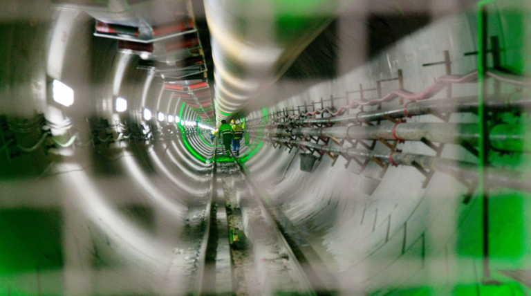 Túnel de la interconexión con Francia por los Pirineos orientales de 8,5 km de longitud.