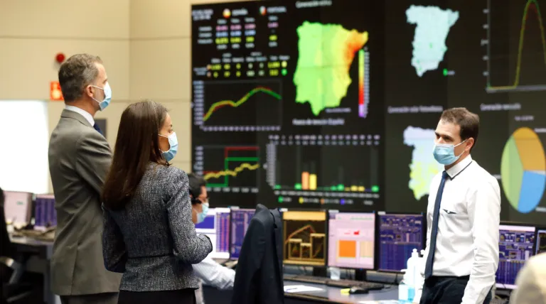 Para conocer de primera mano el trabajo que la compañía realiza para garantizar  en todo momento el suministro eléctrico a todos los hogares y servicios esenciales de nuestro país.