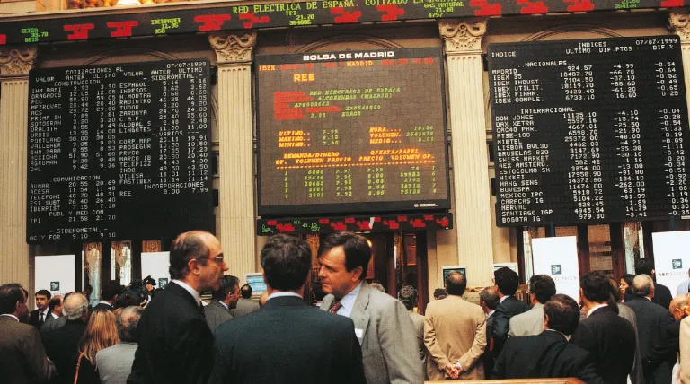 1999. Red Eléctrica sale a Bolsa.