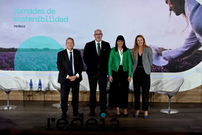 Jordi Hereu, President of Hispasat, with Emilio Gayo, Executive Chairman of Telefónica España; María González Veracruz, Secretary of State for Telecommunications and Digital Infrastructures of the Ministry of Economic Affairs and Digital Transformation, and Silvia Bruno, María González Veracruz, Secretary of State for Telecommunications and Digital Infrastructures of the Ministry of Economic Affairs and Digital Transformation.