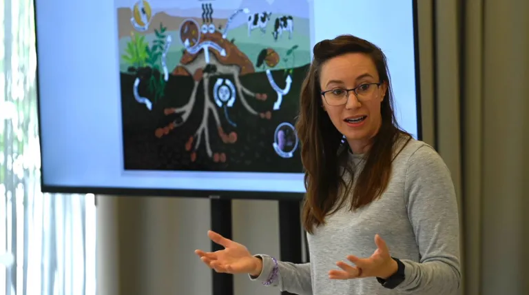 Eva Cuesta, from Big Van Science, during one of the workshops held for the girls.