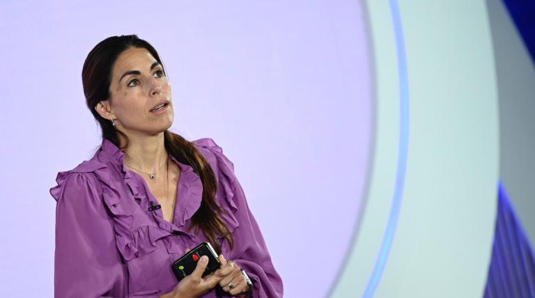 La ingeniera aeronáutica Verónica Pascual, durante su charla para inspirar a las alumnas.