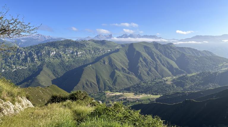 Paisaje desde la cabaña rehabilitada en el Área integral de Conservación del Quebrantahuesos