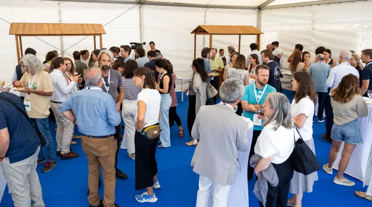 El almuerzo con gastronomía local permitió a los asistentes momentos para conversar y establecer nuevos contactos.