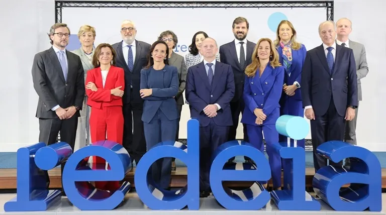 Foto de familia de la Junta General de Accionistas 2025