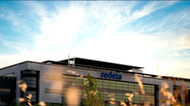 Fachada edificio redeia