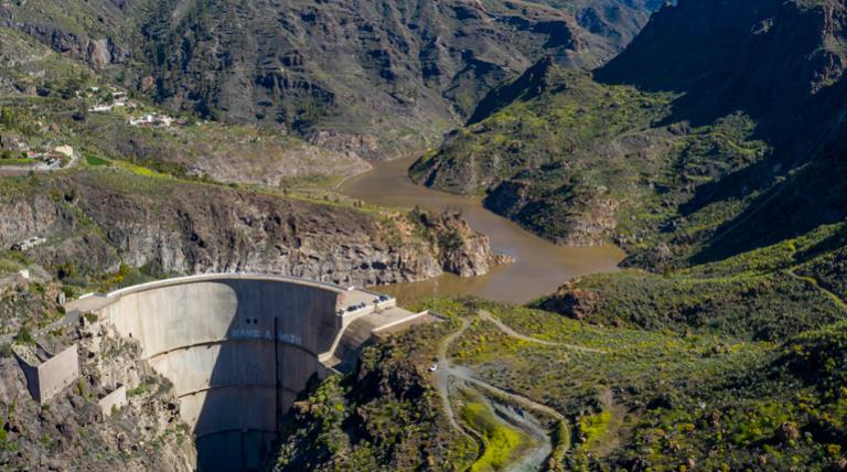 Foto de la central del Salto de Chira